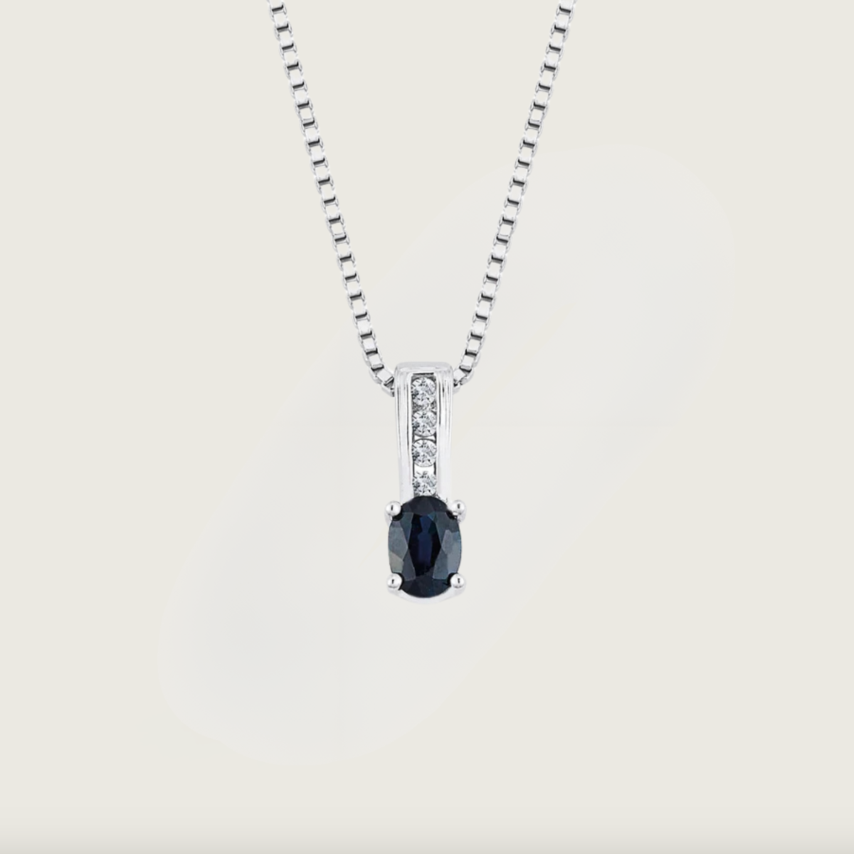 Safir Glow Beyaz Altın Pırlantalı Kolye