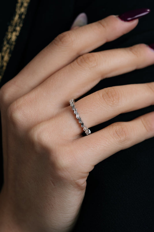 Baget Akışı Pırlanta Yarımtur Yüzük