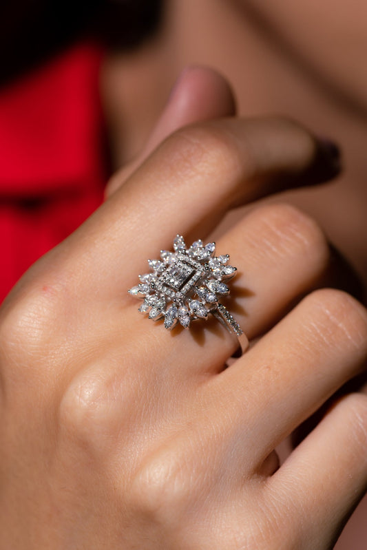 Markiz Floral Baget Pırlanta Yüzük