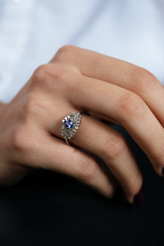 Royal Tanzanit Baget Pırlanta Beyaz Altın Yüzük