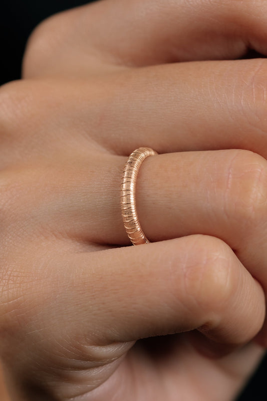 Spiral Dokulu Rose Altın Yüzük