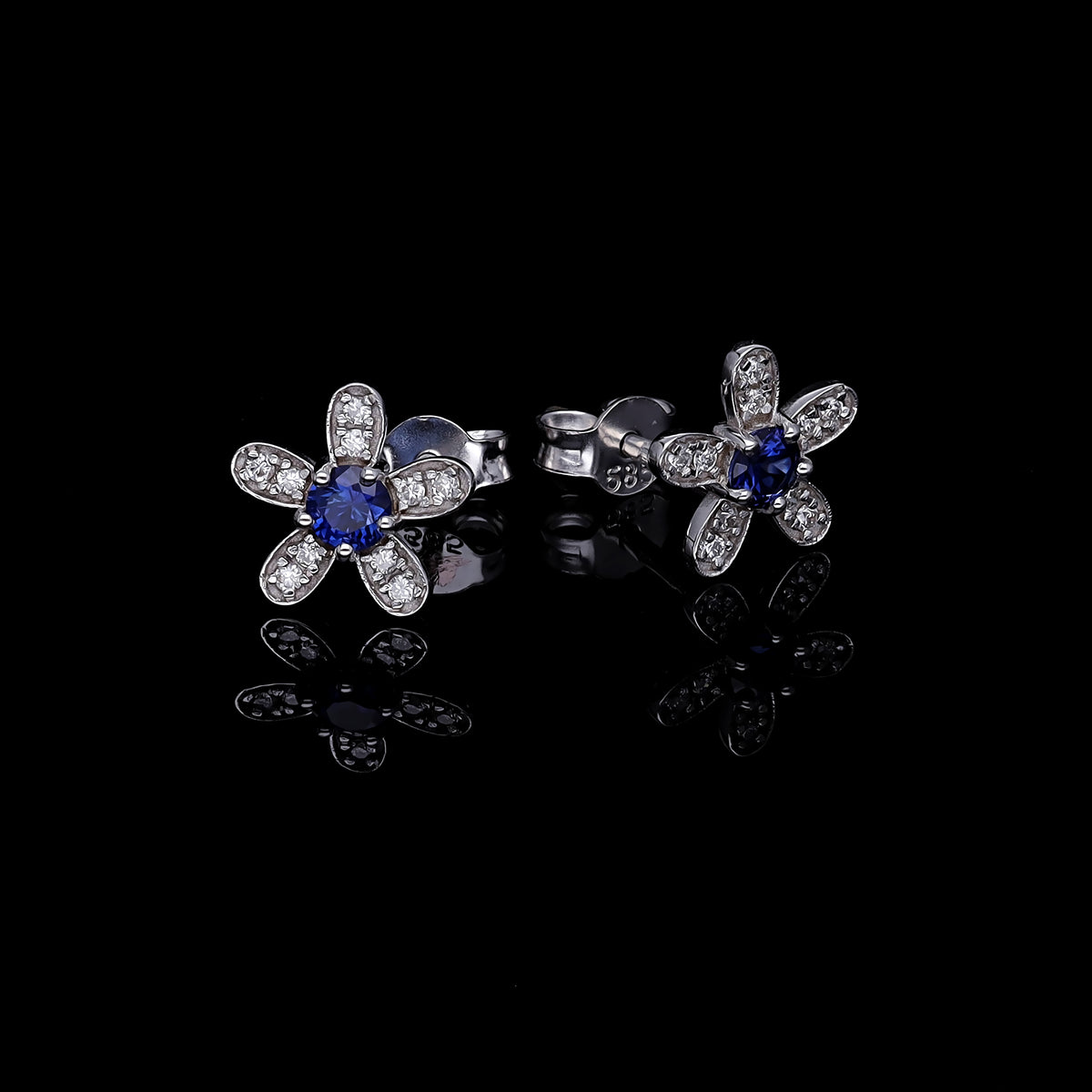 Eternal Blossom Safir ve Pırlantalı Beyaz Altın Küpe