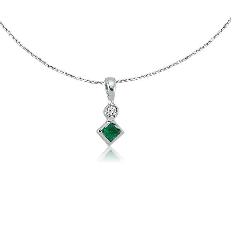 Emerald's Whisper Zümrüt Kolye