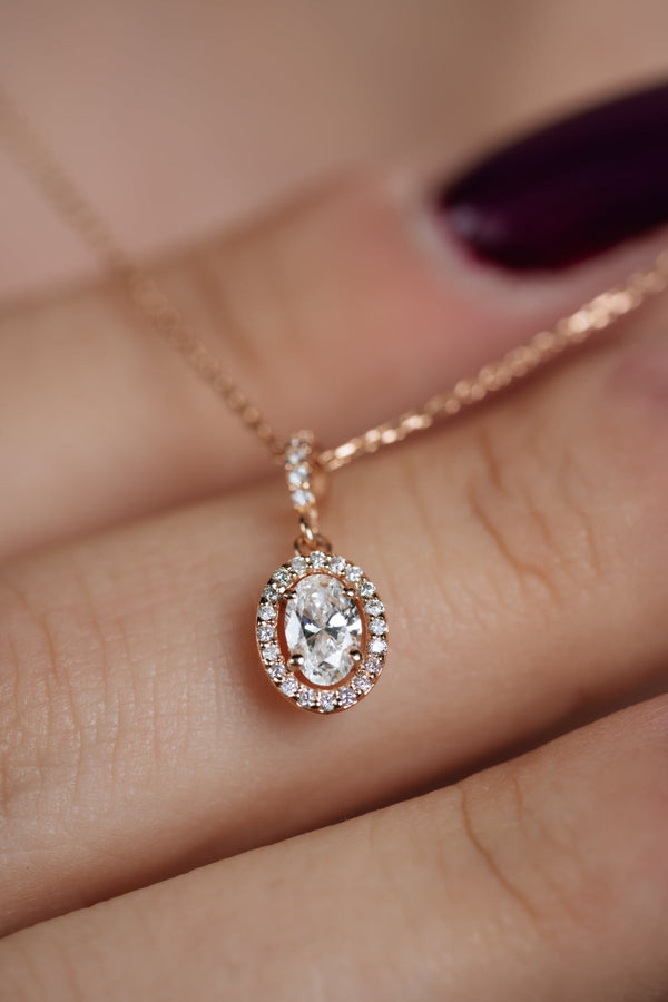 Oval Pırlanta Rose Altın Işıltısı Kolye